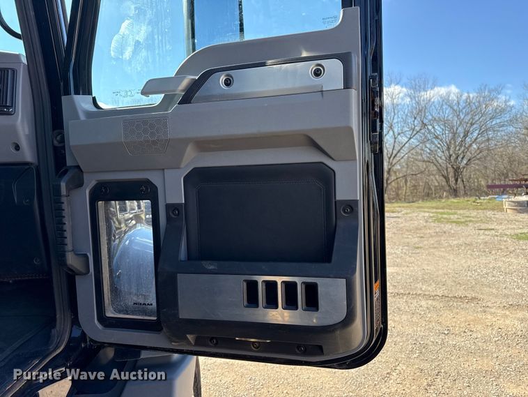 image for item ES5979 2023 Mack Granite hydrovac truck