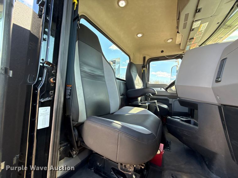 image for item ES5979 2023 Mack Granite hydrovac truck