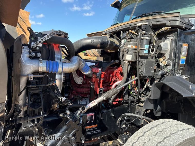 image for item ES5979 2023 Mack Granite hydrovac truck