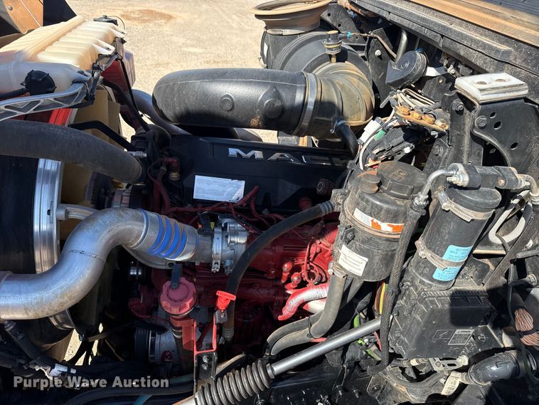 image for item ES5979 2023 Mack Granite hydrovac truck