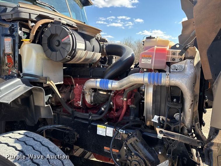 image for item ES5979 2023 Mack Granite hydrovac truck