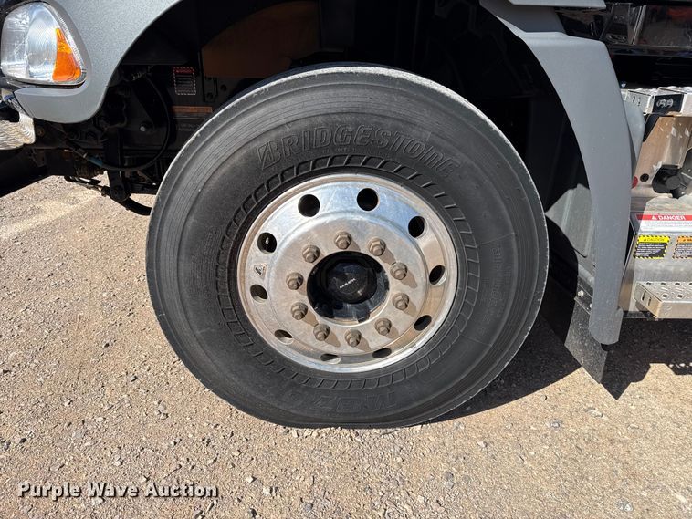 image for item ES5979 2023 Mack Granite hydrovac truck