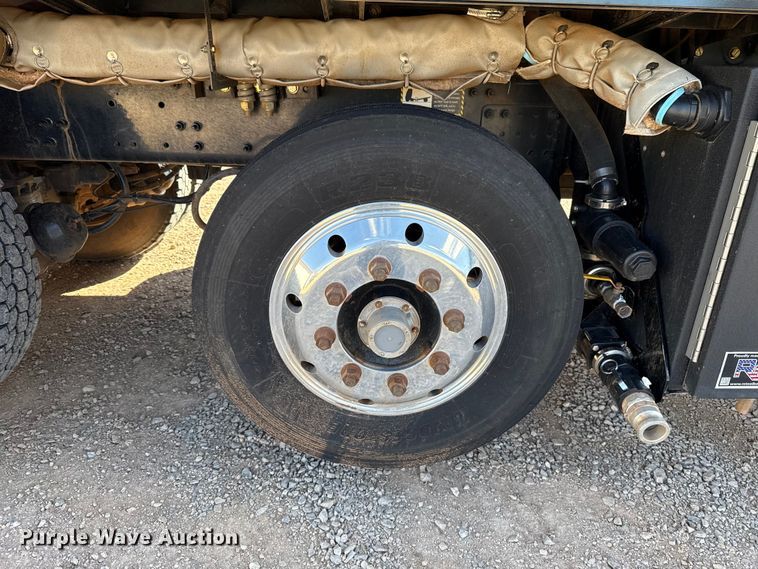 image for item ES5979 2023 Mack Granite hydrovac truck