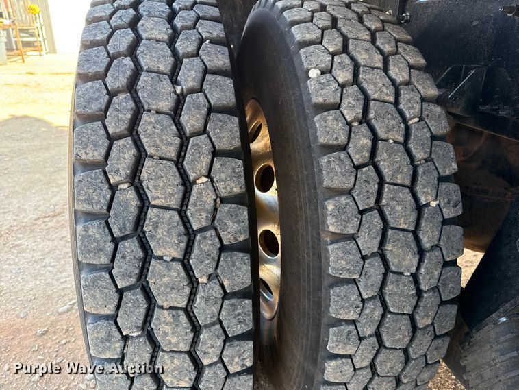 image for item ES5979 2023 Mack Granite hydrovac truck