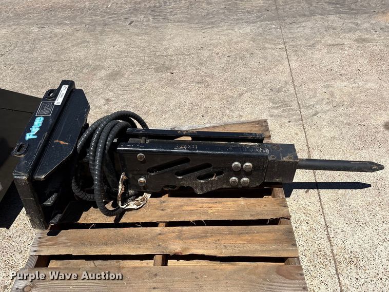 image for item ES8863 2025 Future FT-P45 skid steer breaker