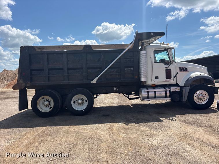 image for item ES8883 2007 Mack CTP713 dump truck