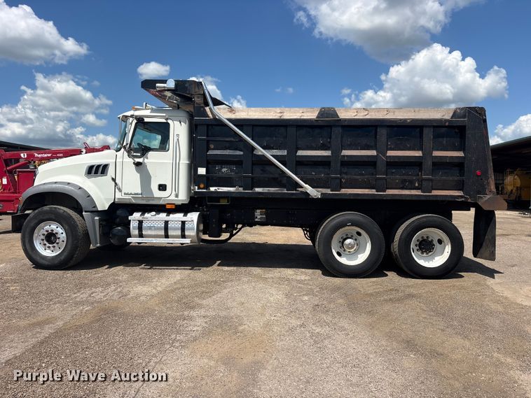 image for item ES8883 2007 Mack CTP713 dump truck