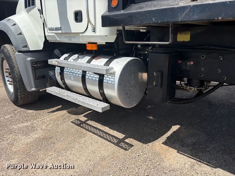 image for item ES8883 2007 Mack CTP713 dump truck