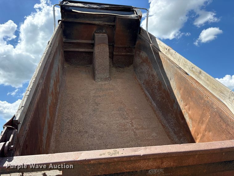 image for item ES8883 2007 Mack CTP713 dump truck