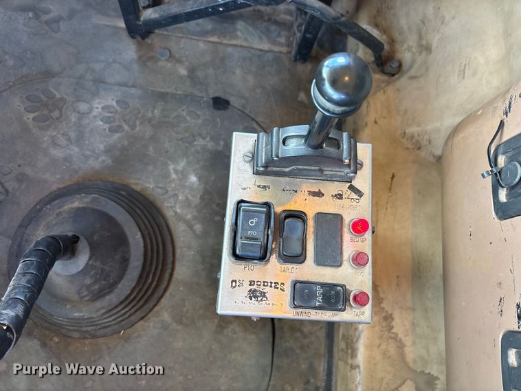 image for item ES8883 2007 Mack CTP713 dump truck