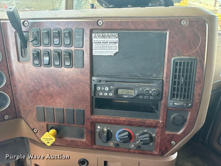 image for item ES8883 2007 Mack CTP713 dump truck