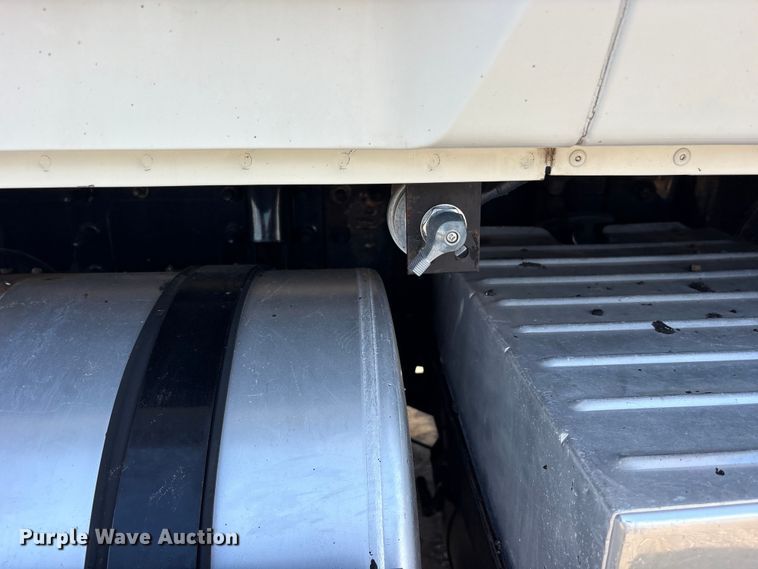 image for item ES8883 2007 Mack CTP713 dump truck