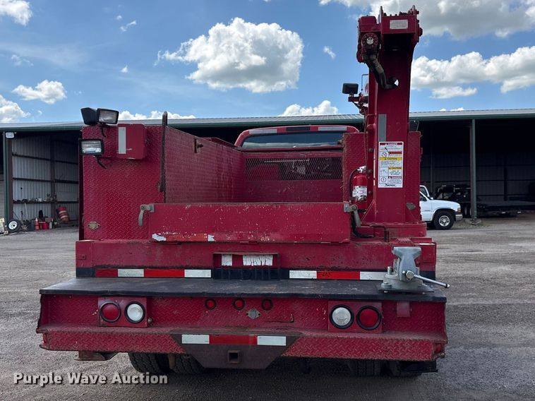 image for item ES8884 2000 Ford F750 Ext. Cab utility / service truck