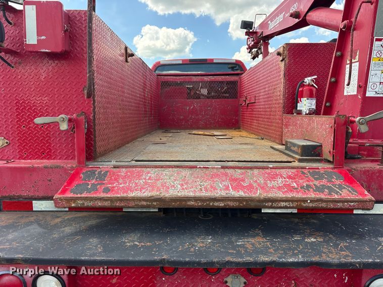 image for item ES8884 2000 Ford F750 Ext. Cab utility / service truck