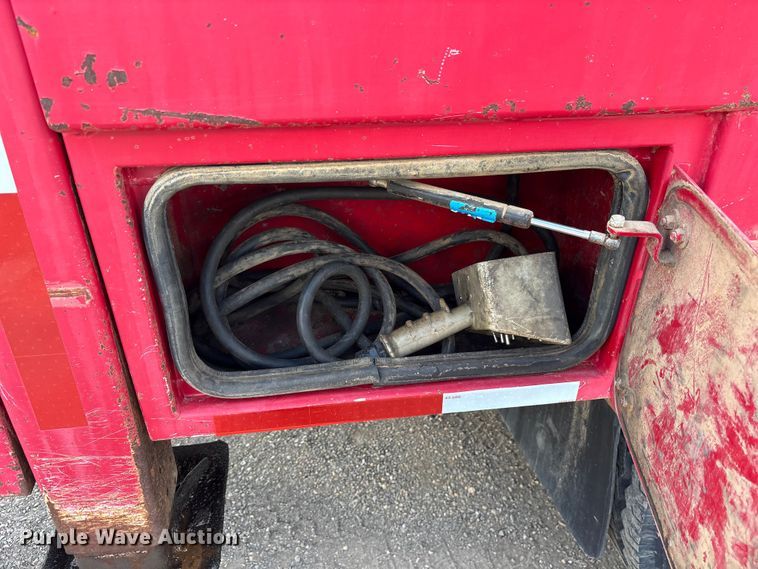 image for item ES8884 2000 Ford F750 Ext. Cab utility / service truck