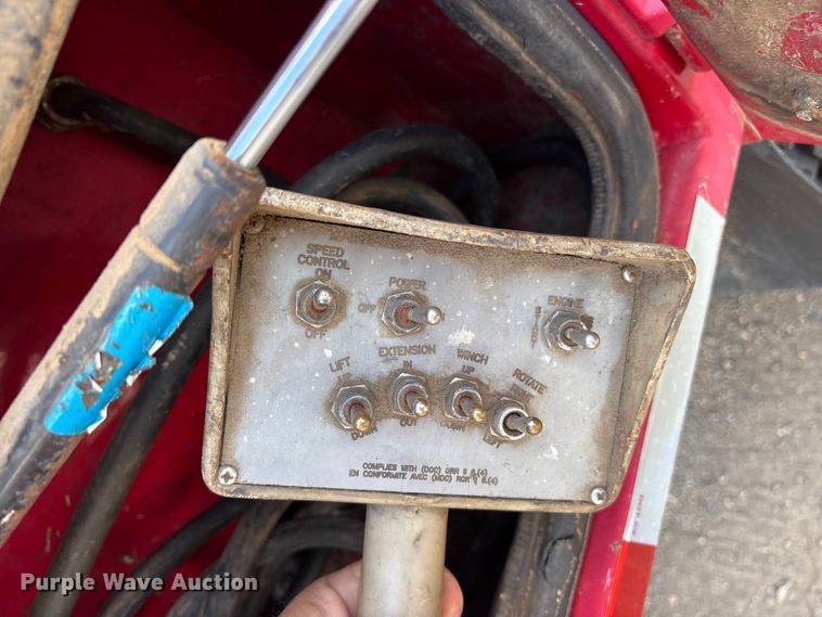 image for item ES8884 2000 Ford F750 Ext. Cab utility / service truck