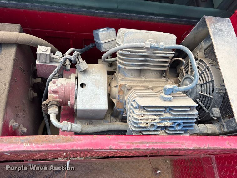 image for item ES8884 2000 Ford F750 Ext. Cab utility / service truck