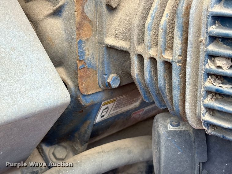 image for item ES8884 2000 Ford F750 Ext. Cab utility / service truck