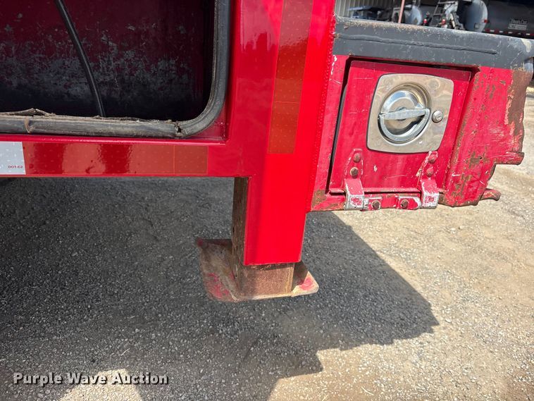 image for item ES8884 2000 Ford F750 Ext. Cab utility / service truck