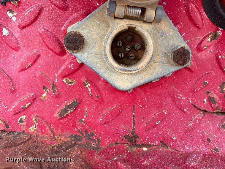 image for item ES8884 2000 Ford F750 Ext. Cab utility / service truck