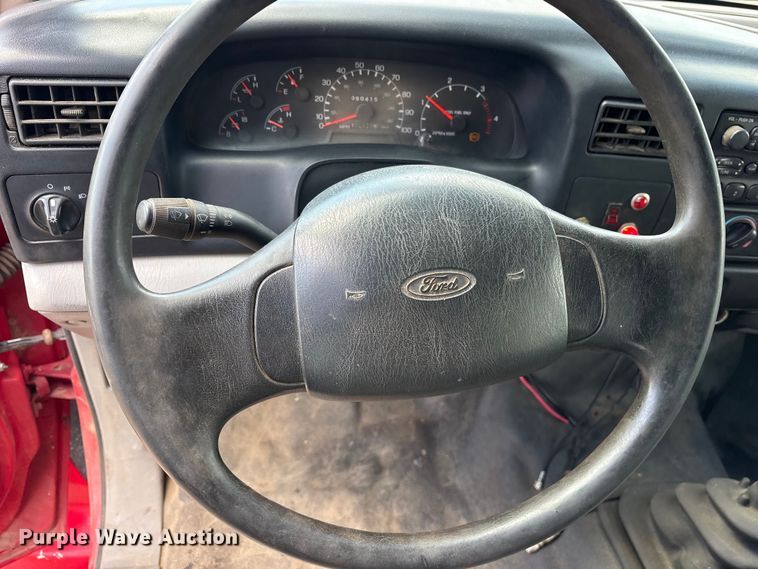 image for item ES8884 2000 Ford F750 Ext. Cab utility / service truck