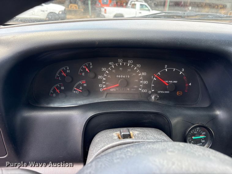 image for item ES8884 2000 Ford F750 Ext. Cab utility / service truck