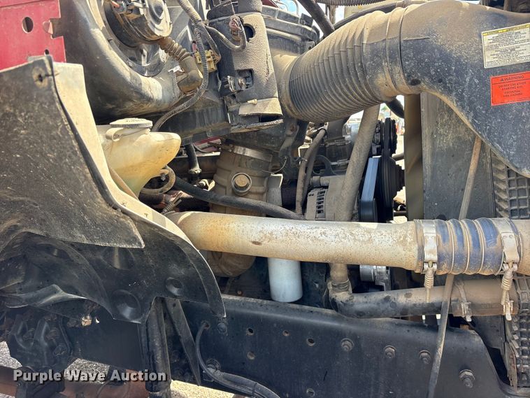 image for item ES8884 2000 Ford F750 Ext. Cab utility / service truck