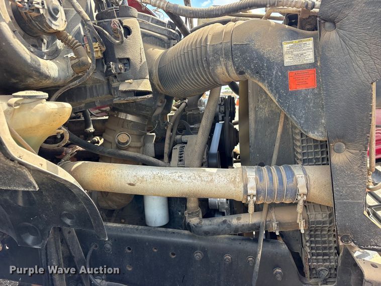 image for item ES8884 2000 Ford F750 Ext. Cab utility / service truck