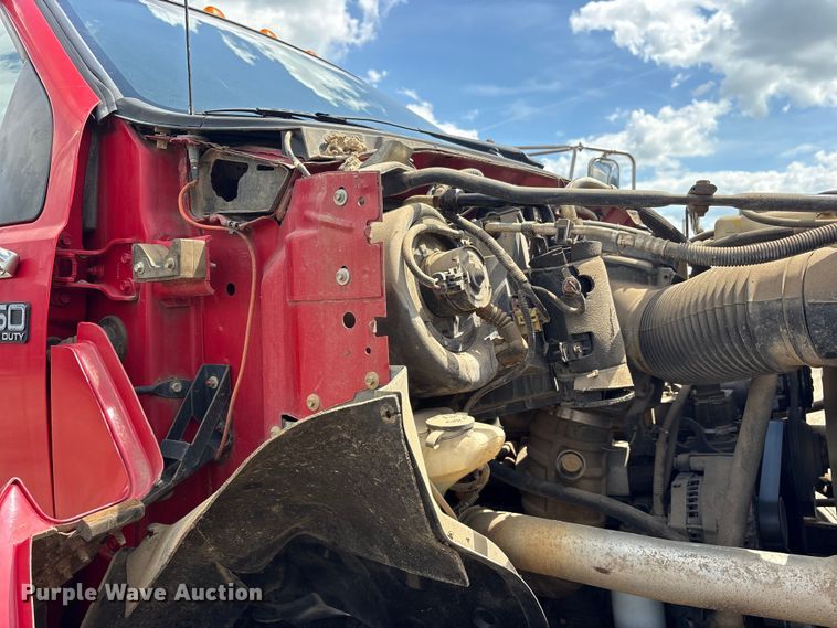 image for item ES8884 2000 Ford F750 Ext. Cab utility / service truck