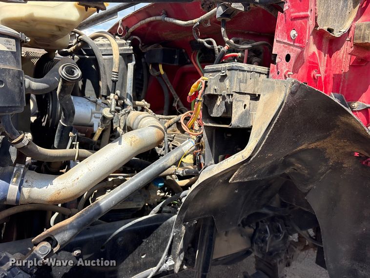 image for item ES8884 2000 Ford F750 Ext. Cab utility / service truck