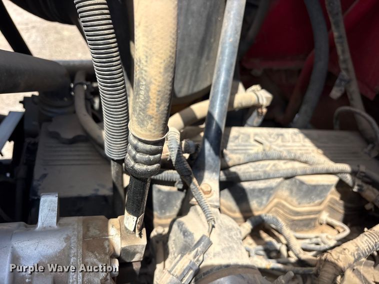 image for item ES8884 2000 Ford F750 Ext. Cab utility / service truck