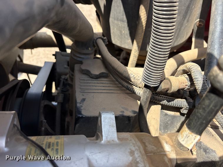 image for item ES8884 2000 Ford F750 Ext. Cab utility / service truck