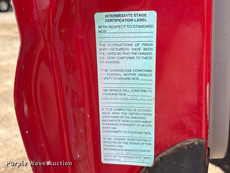 image for item ES8884 2000 Ford F750 Ext. Cab utility / service truck