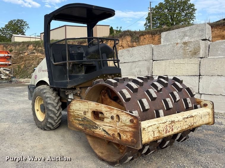 image for item ES8885 2007 Ingersoll Rand SD-70F TF single drum vibratory roller