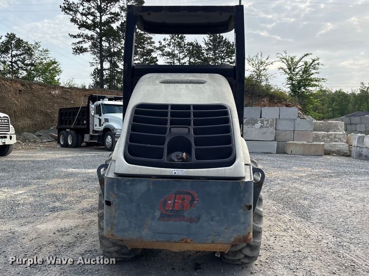 image for item ES8885 2007 Ingersoll Rand SD-70F TF single drum vibratory roller