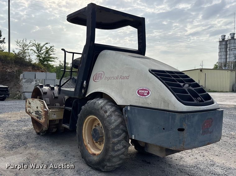 image for item ES8885 2007 Ingersoll Rand SD-70F TF single drum vibratory roller
