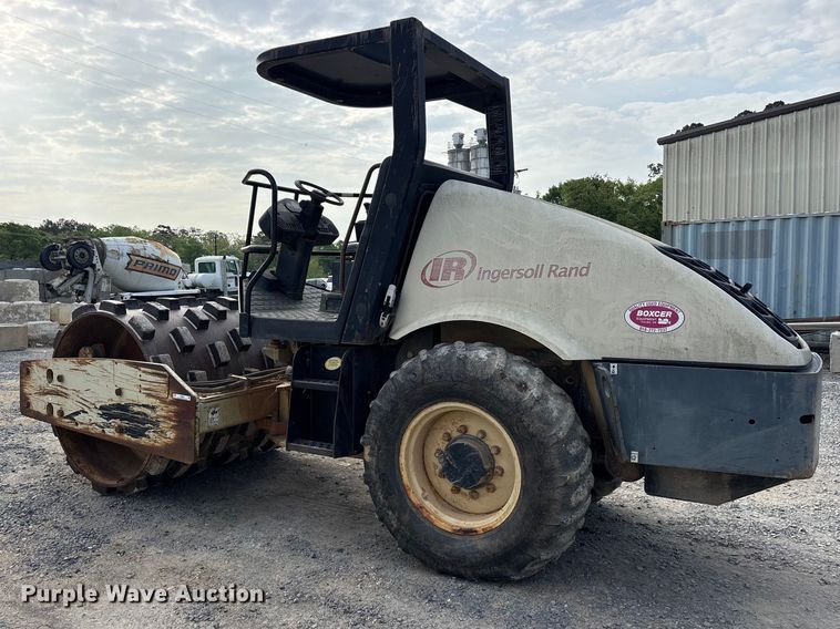 image for item ES8885 2007 Ingersoll Rand SD-70F TF single drum vibratory roller