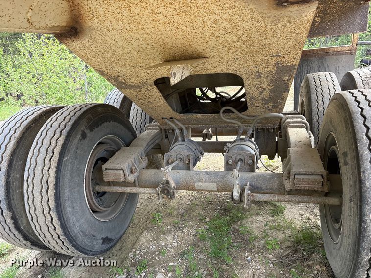 image for item ES8887 2018 Puma end dump trailer
