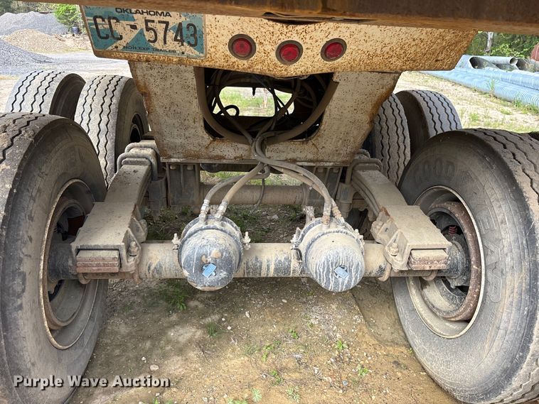 image for item ES8887 2018 Puma end dump trailer