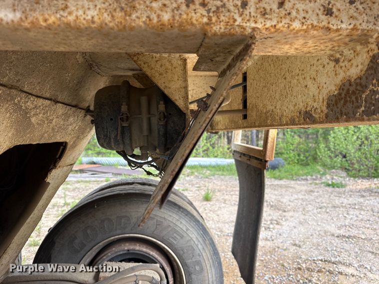 image for item ES8887 2018 Puma end dump trailer