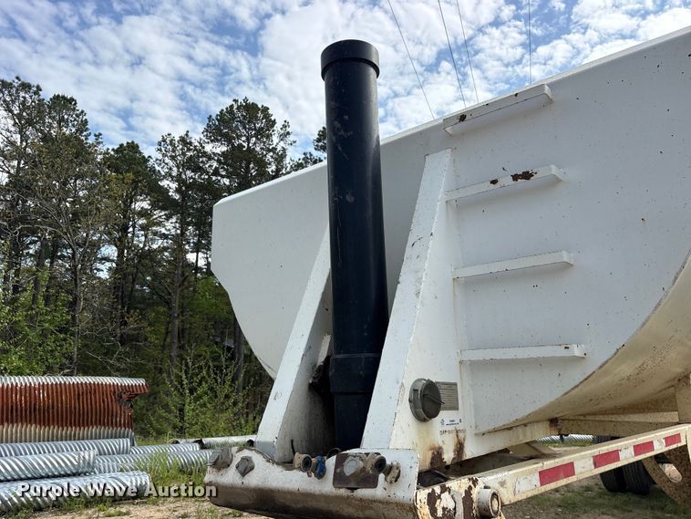 image for item ES8887 2018 Puma end dump trailer