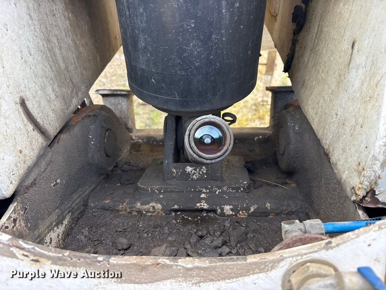 image for item ES8887 2018 Puma end dump trailer