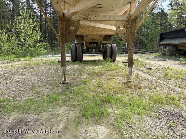 image for item ES8887 2018 Puma end dump trailer