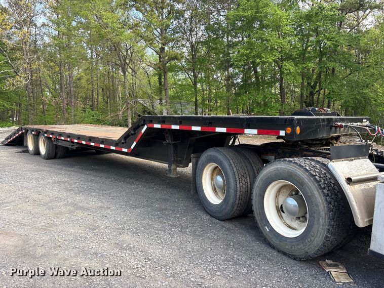 image for item ES8888 1997 Ledwell HT43102 hydraulic tail equipment trailer