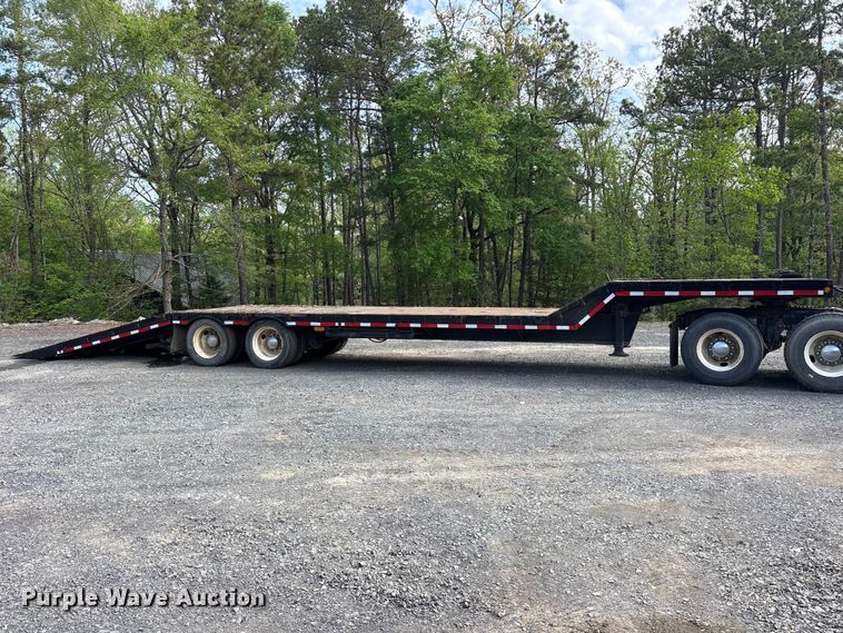 image for item ES8888 1997 Ledwell HT43102 hydraulic tail equipment trailer