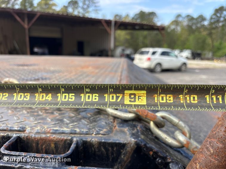 image for item ES8888 1997 Ledwell HT43102 hydraulic tail equipment trailer