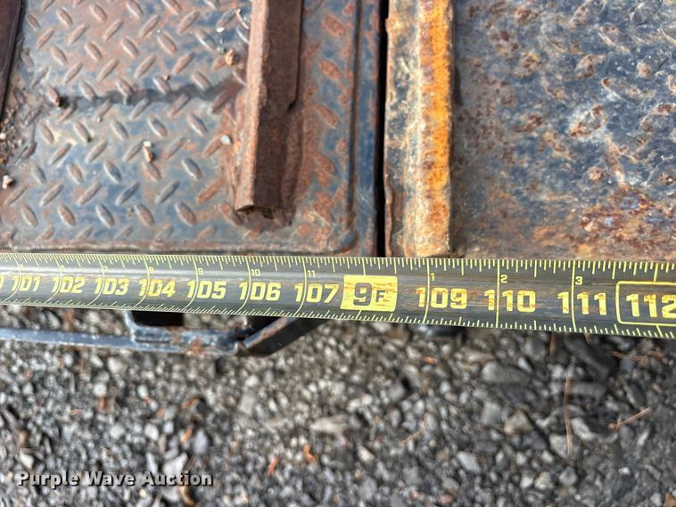 image for item ES8888 1997 Ledwell HT43102 hydraulic tail equipment trailer