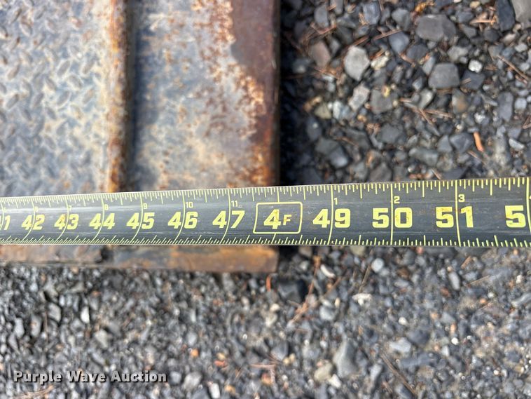 image for item ES8888 1997 Ledwell HT43102 hydraulic tail equipment trailer