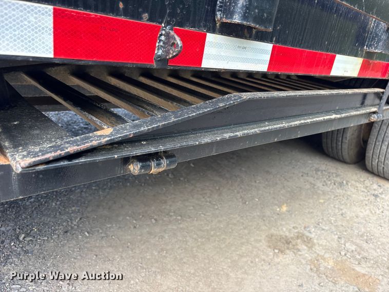 image for item ES8888 1997 Ledwell HT43102 hydraulic tail equipment trailer