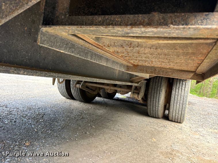 image for item ES8888 1997 Ledwell HT43102 hydraulic tail equipment trailer